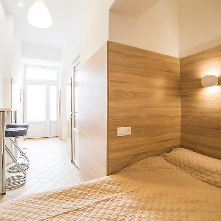 Apartment On Kulisha 29-А リヴィウ エクステリア 写真